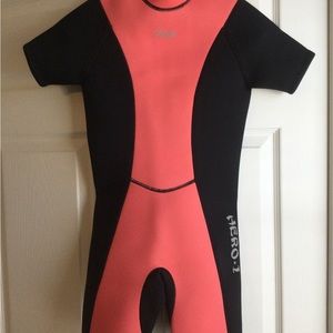 HEVTO WETSUIT SIZE 12 HERO-1 SHORTY Pink / Black